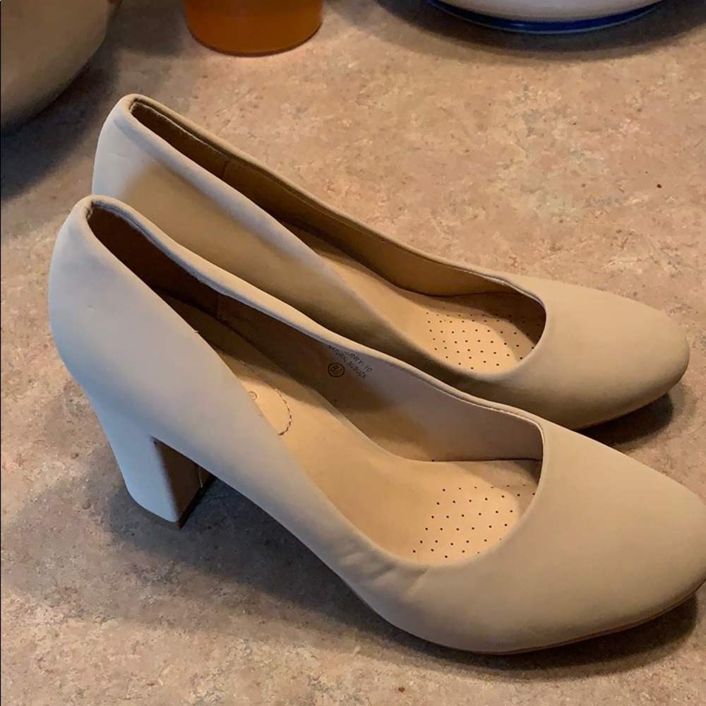 Shoes - Picture 2 of 5